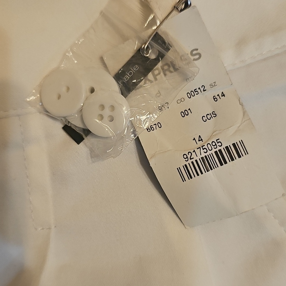 Express Women's White Shorts, Sz 14 - Picture 3 of 3